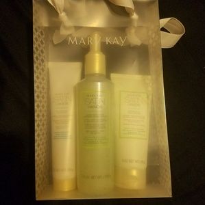 Mary kay satin hand set